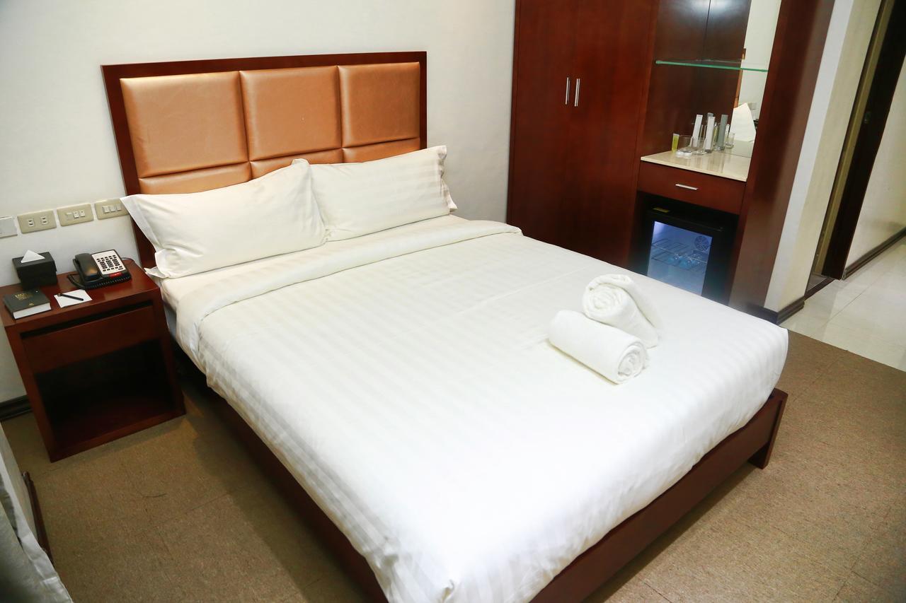 Big Hotel Suites Mandaue City Exterior photo
