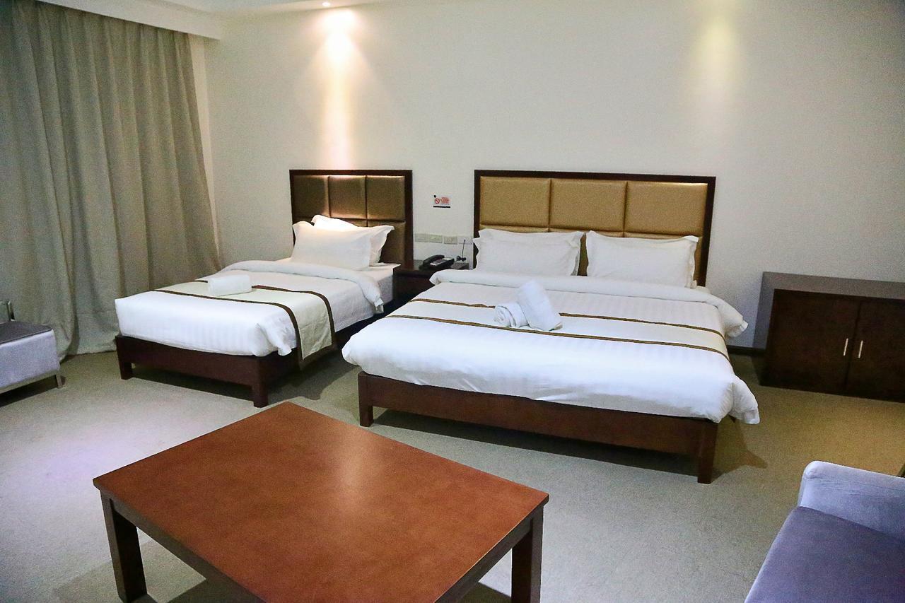 Big Hotel Suites Mandaue City Exterior photo